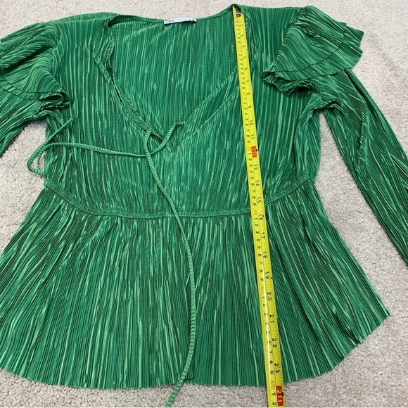 Zara green ruffle pleated V-Neck long sleeve blouse Sz S NWT - Picture 8 of 10